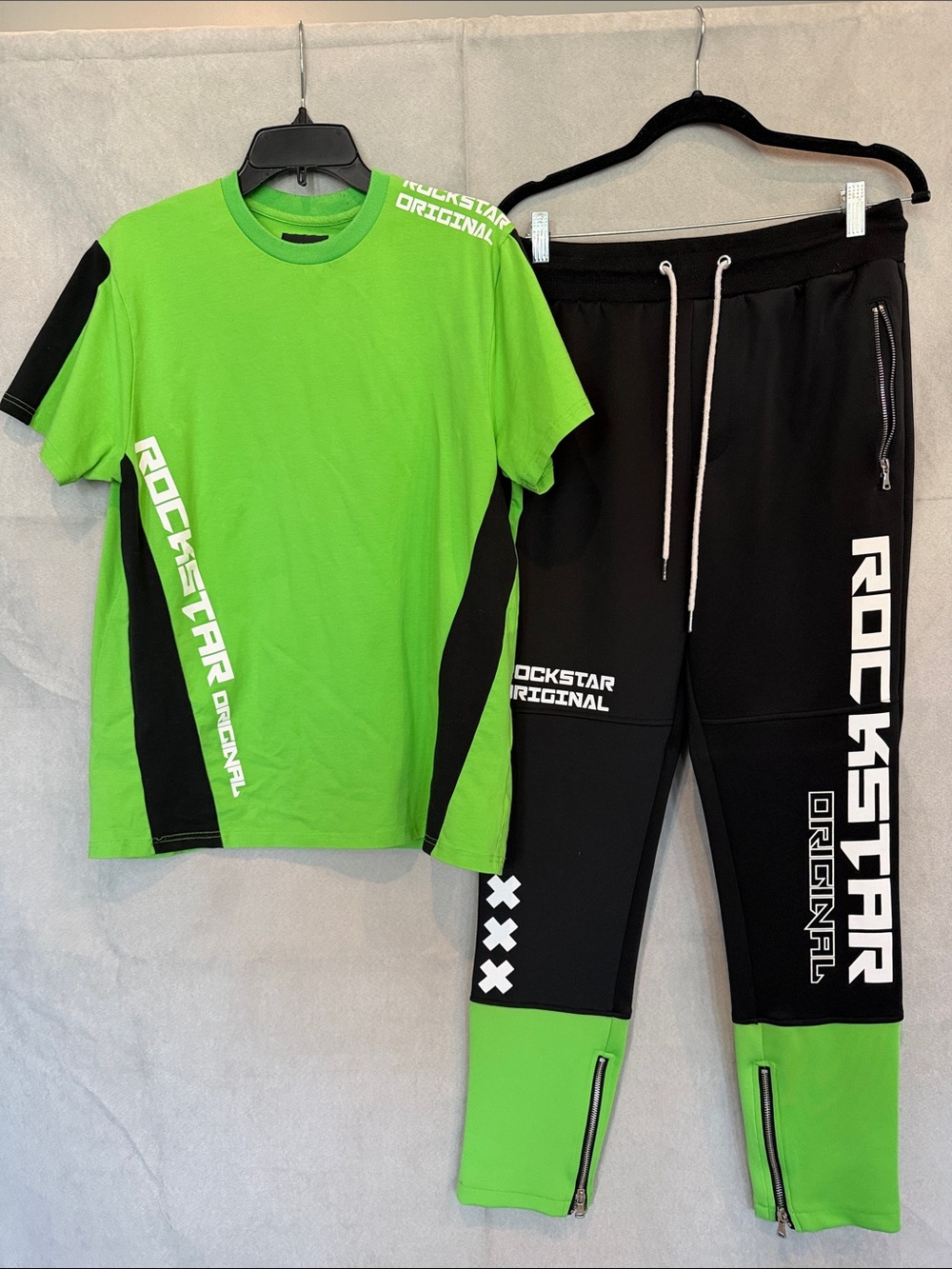 LIKE NEW‼️ Rockstar Original Green & Black Tee and Joggers Set Sz: MED